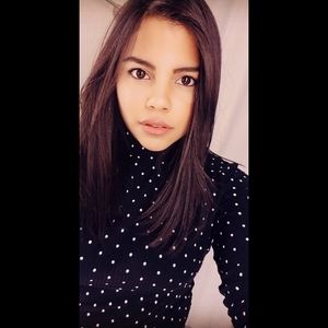 Meet your Posher, Daniela